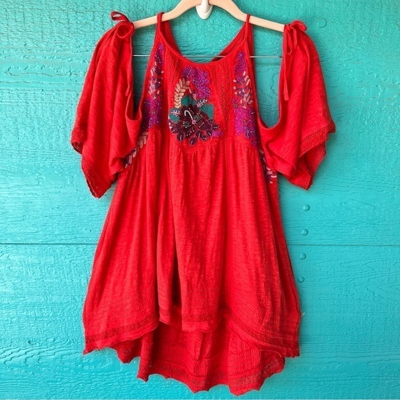 CLEARANCE FREE PEOPLE FAST TIMES EMBROIDERED BEADED FLOWY TOP RED MEDIUM - Picture 2 of 13